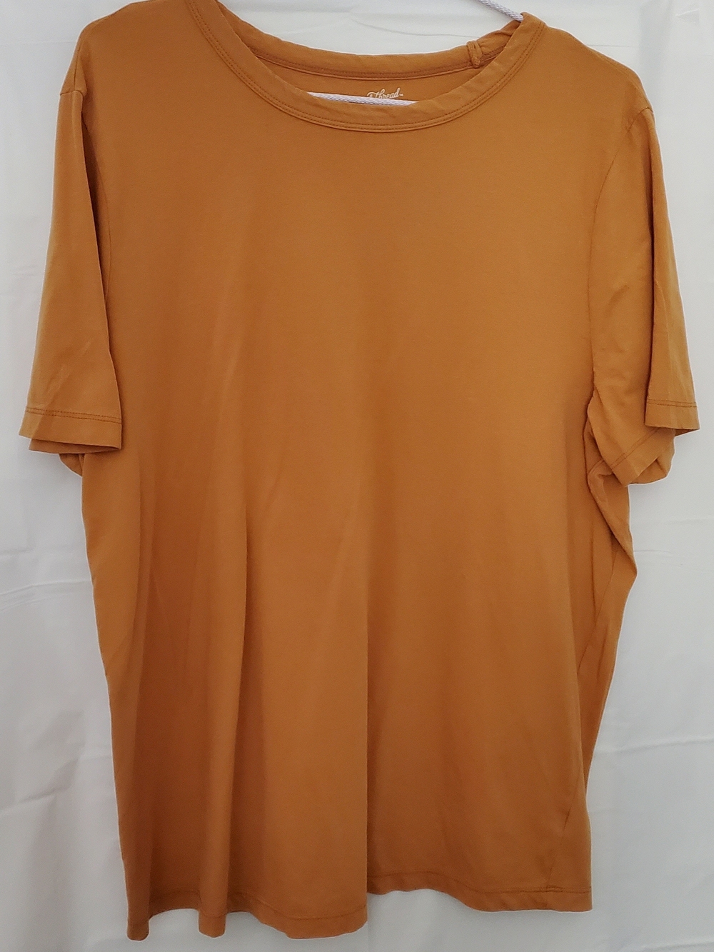 Universal Thread Short Sleeve Crewneck T-Shirt in Mustard